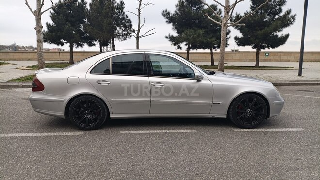 Mercedes E 270 2002, 330,000 km - 2.7 l - Bakı