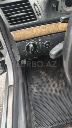 Mercedes E 270 2002, 330,000 km - 2.7 l - Bakı