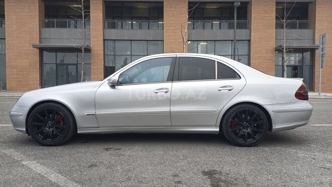 Mercedes E 270 2002, 330,000 km - 2.7 l - Bakı