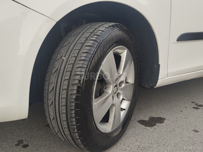Skoda Fabia 2011, 303,500 km - 1.6 l - Bakı