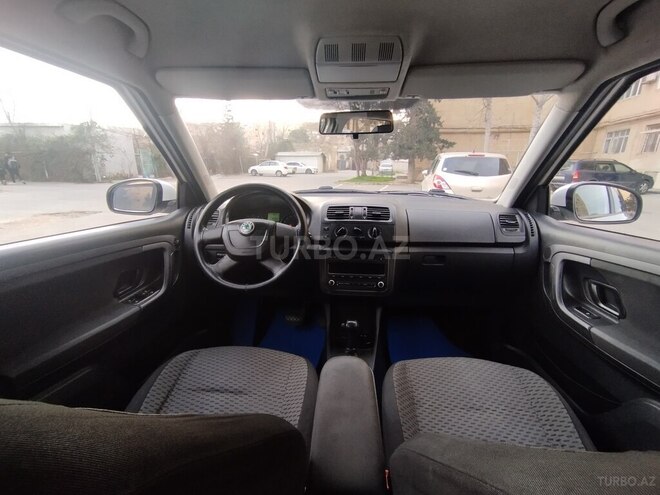 Skoda Fabia 2011, 303,500 km - 1.6 l - Bakı