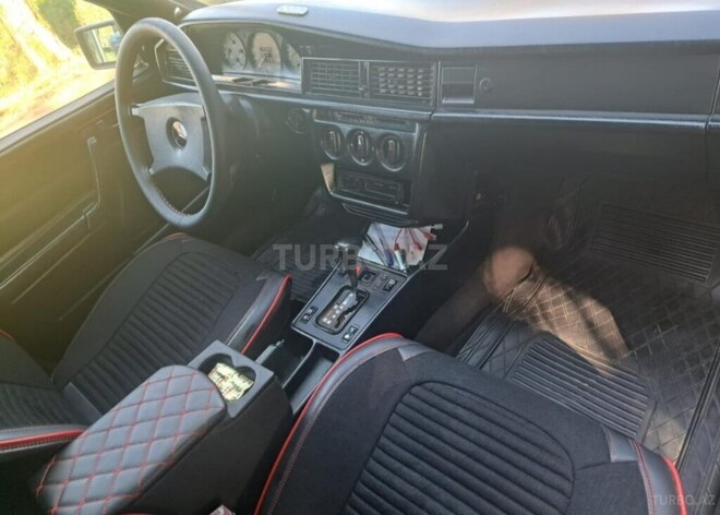 Mercedes 190 1988, 300,000 km - 2.0 l - Lənkəran