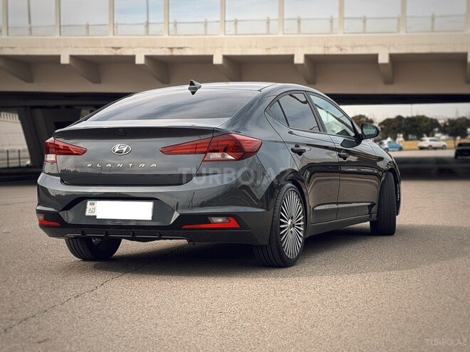 Hyundai Elantra 2019, 120,000 km - 2.0 l - Bakı