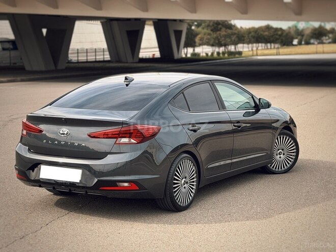 Hyundai Elantra 2019, 120,000 km - 2.0 l - Bakı