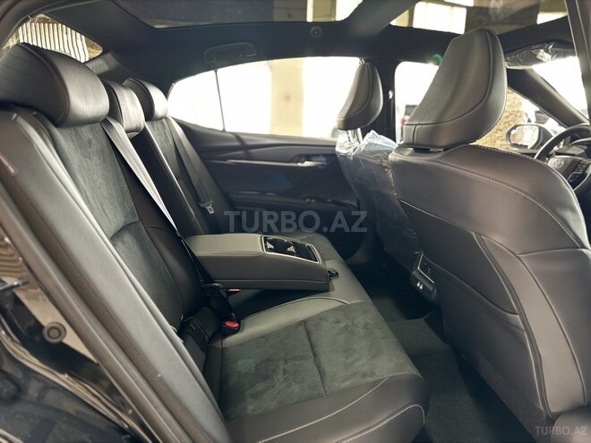Toyota Camry-16