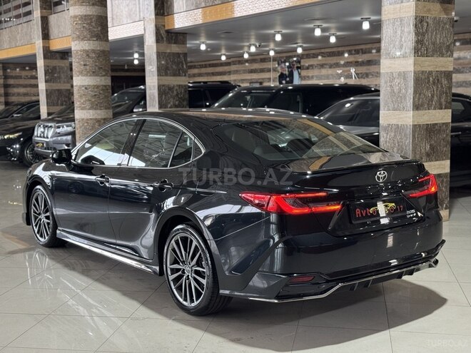 Toyota Camry-11
