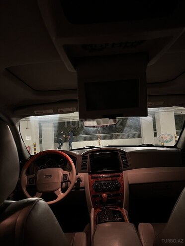 Jeep Grand Cherokee-12