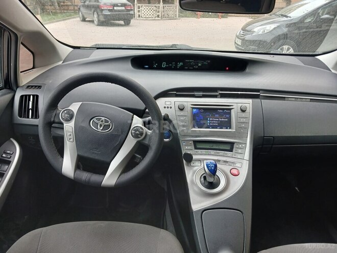 Toyota Prius 2015, 198,000 km - 1.8 л - Bakı