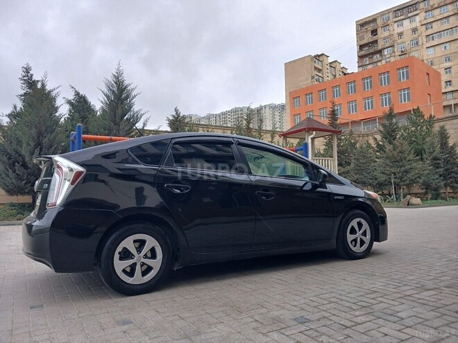 Toyota Prius 2015, 198,000 km - 1.8 л - Bakı