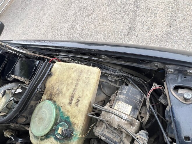Mercedes C 230 1996, 330,000 km - 2.3 l - Qazax