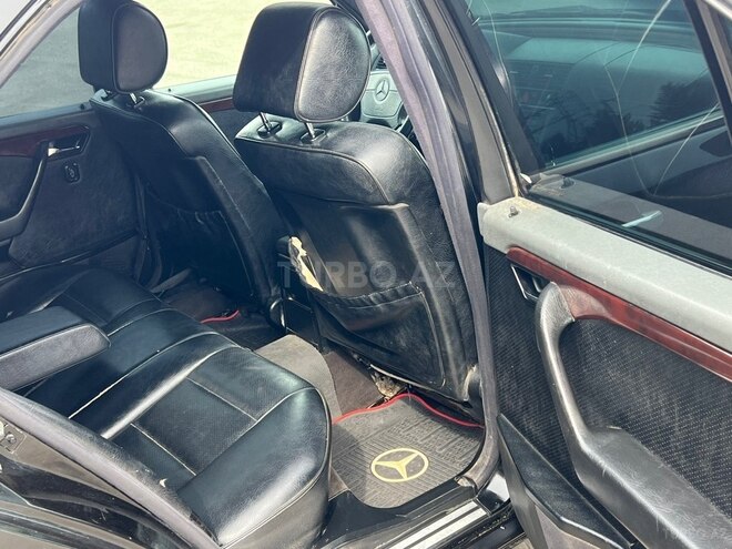 Mercedes C 230 1996, 330,000 km - 2.3 l - Qazax
