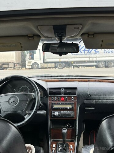 Mercedes C 230 1996, 330,000 km - 2.3 l - Qazax