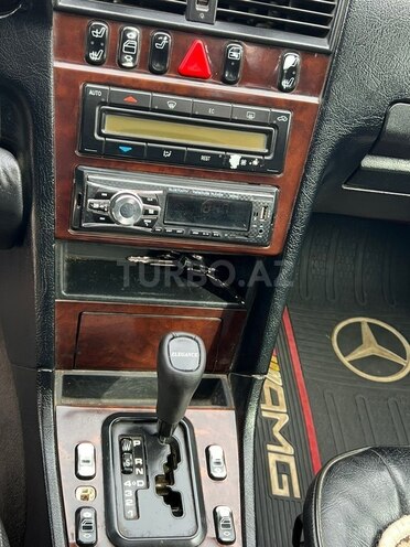 Mercedes C 230 1996, 330,000 km - 2.3 l - Qazax