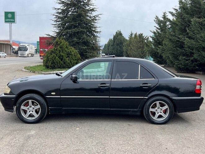 Mercedes C 230 1996, 330,000 km - 2.3 l - Qazax