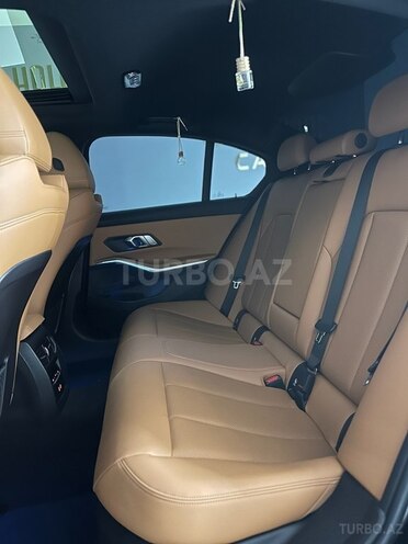 BMW 330e-23