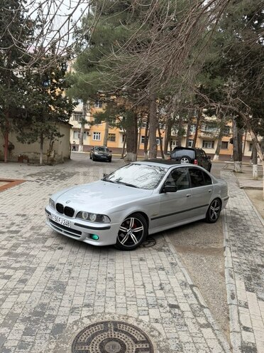 BMW 528 1999, 324,000 km - 2.8 l - Sumqayıt
