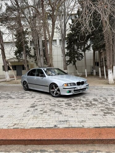 BMW 528 1999, 324,000 km - 2.8 l - Sumqayıt