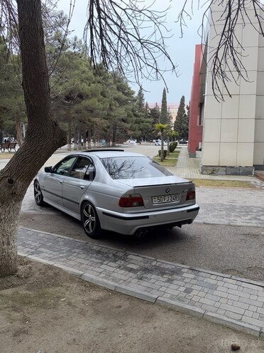 BMW 528 1999, 324,000 km - 2.8 l - Sumqayıt