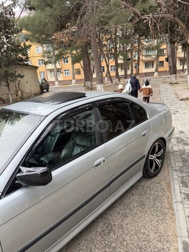 BMW 528 1999, 324,000 km - 2.8 l - Sumqayıt