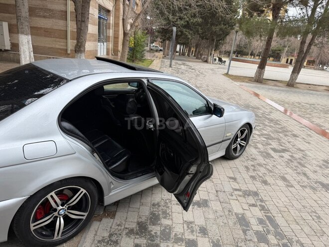BMW 528 1999, 324,000 km - 2.8 l - Sumqayıt