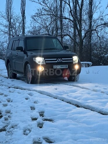 Mitsubishi Pajero 2008, 240,000 km - 3.0 л - Qusar