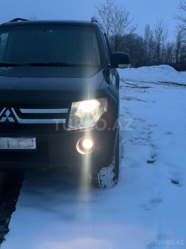Mitsubishi Pajero 2008, 240,000 km - 3.0 л - Qusar