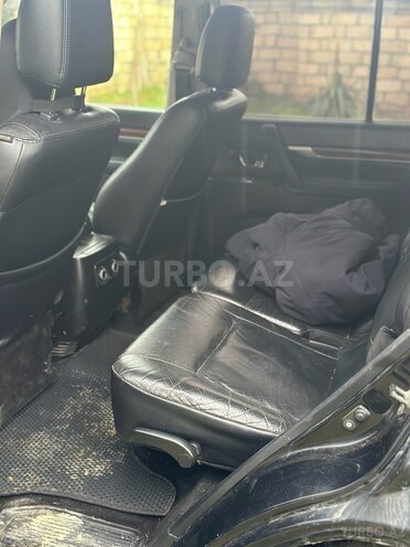 Mitsubishi Pajero 2008, 240,000 km - 3.0 л - Qusar