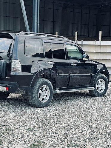 Mitsubishi Pajero 2008, 240,000 km - 3.0 л - Qusar