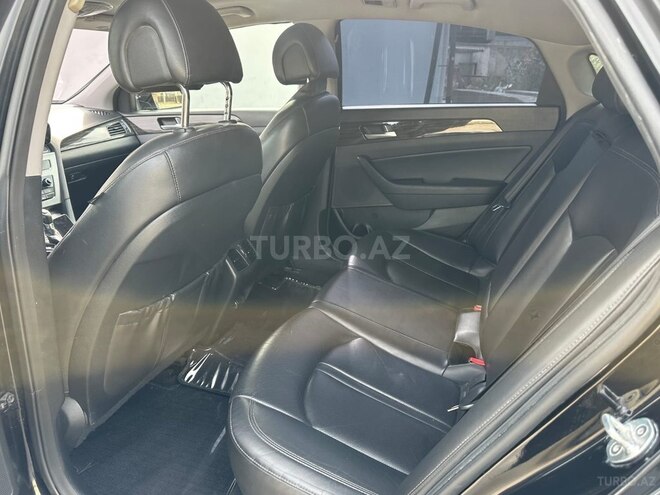 Hyundai Sonata-11