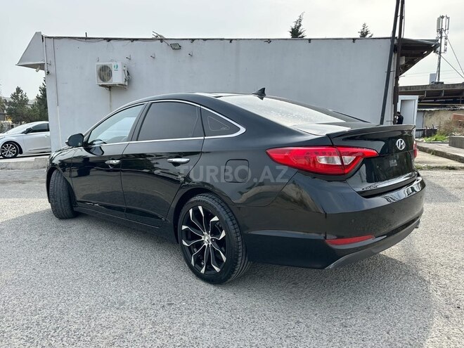 Hyundai Sonata-12