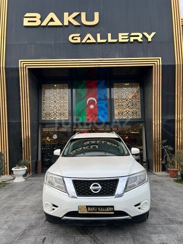 Nissan Pathfinder-1