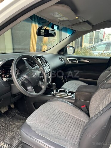 Nissan Pathfinder-8
