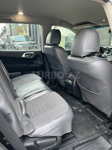 Nissan Pathfinder-11