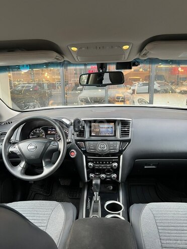 Nissan Pathfinder-7