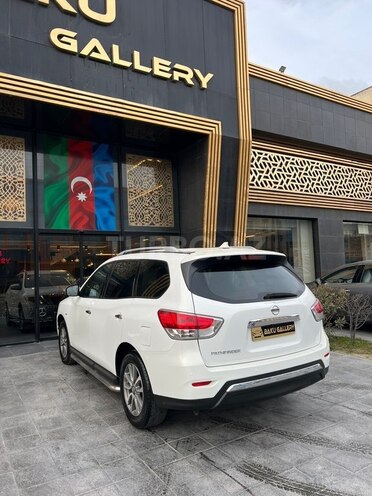 Nissan Pathfinder-5