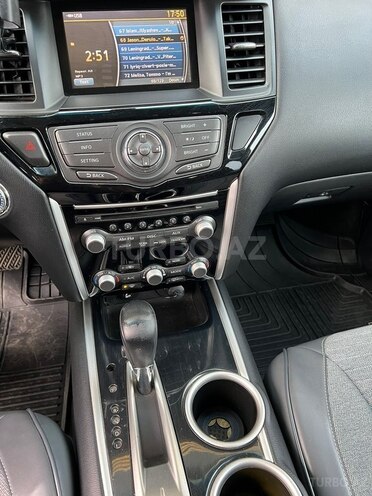 Nissan Pathfinder-10
