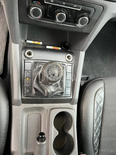 Volkswagen Amarok-10
