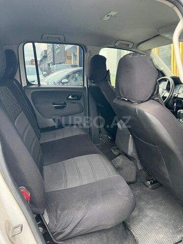 Volkswagen Amarok-11