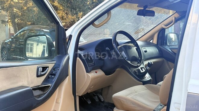 Hyundai H-1-9