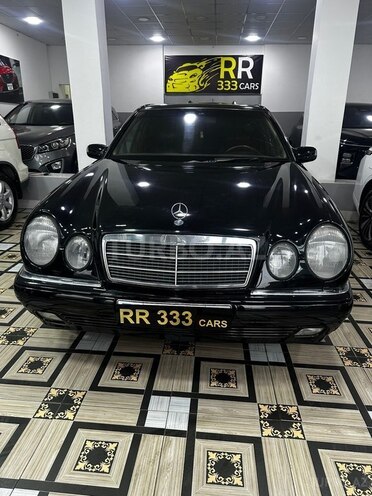 Mercedes E 200-1