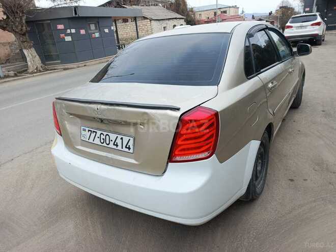 Daewoo Gentra-10