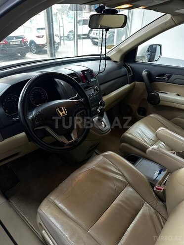 Honda CR-V-8