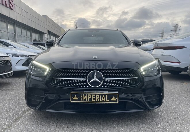 Mercedes E 300 e-1