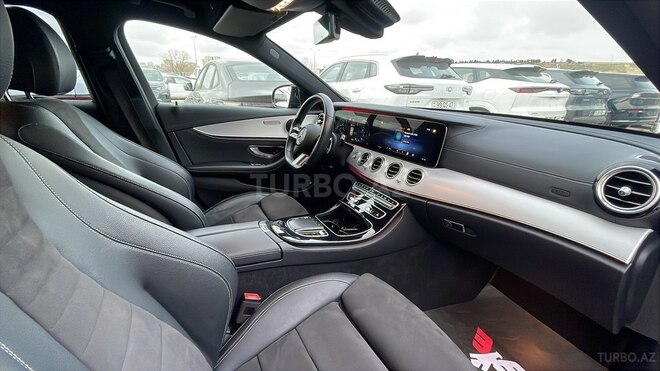 Mercedes E 300 e-8