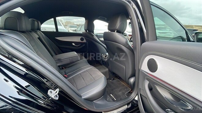 Mercedes E 300 e-9