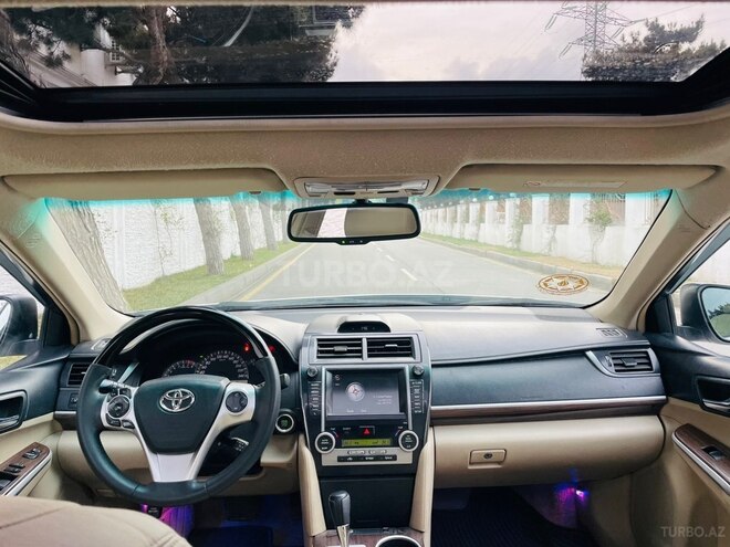 Toyota Camry-14