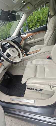 Volvo XC90-9
