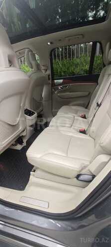 Volvo XC90-11
