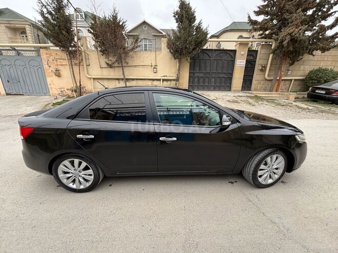 Kia Cerato-5