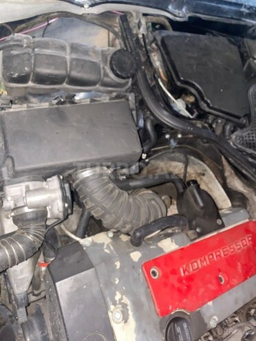 Mercedes E 200 2000, 148,000 km - 2.0 л - Zaqatala